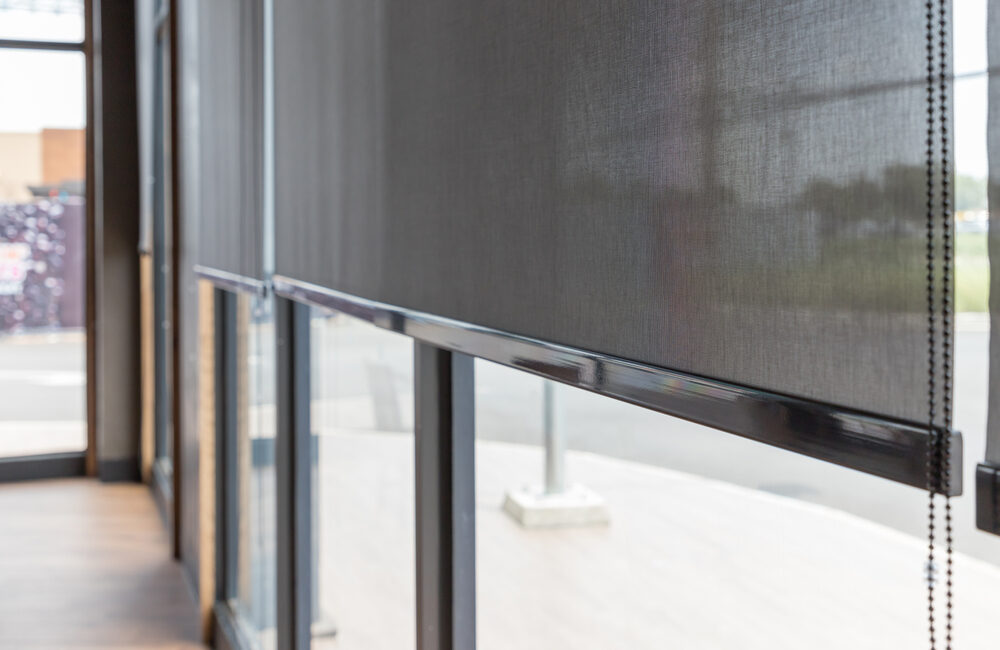 Rolety w lokalu usługowym